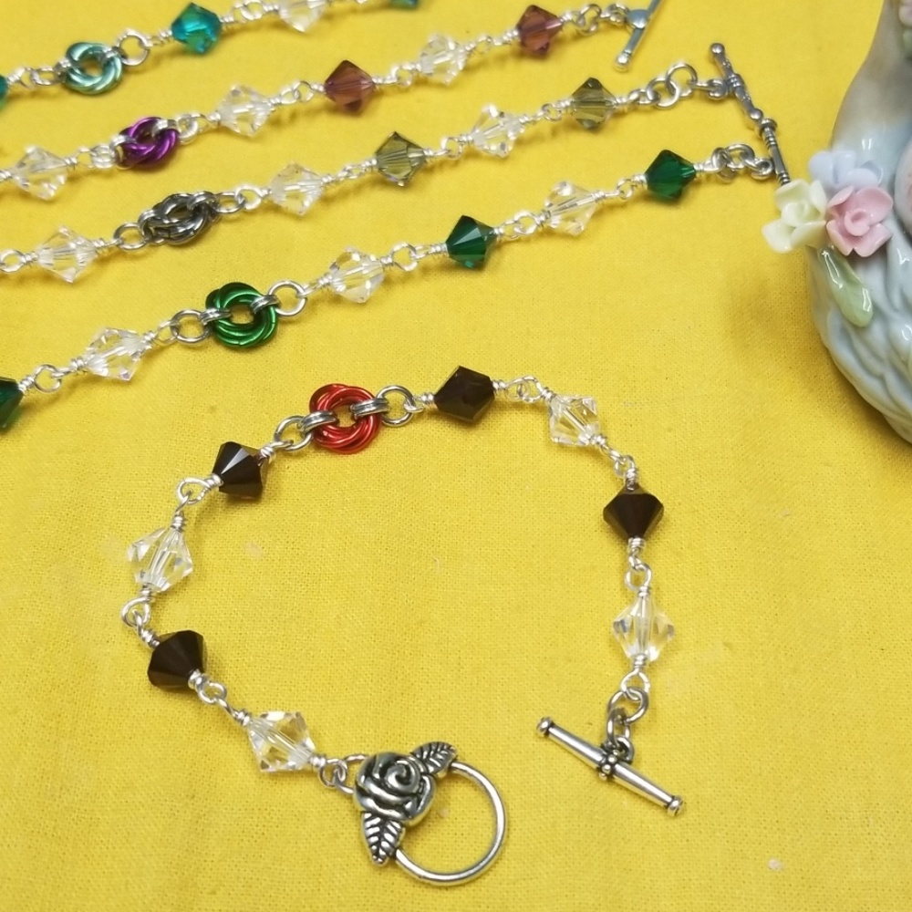 Crystal Red Rosette Bracelet! - Picture 3 of 4